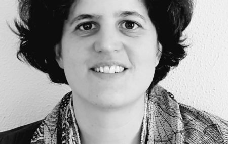 La plume de Béatrice peut être si poétique, ses textes si percutants. Je vous la recommande à 300 % pour tous vos textes, contenus de sites Internet, création de flyers ou Newsletters…