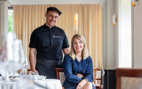 Un poème pour accompagner la carte des vins du restaurant gastronomique Le Refuge des Gourmets ainsi que la rédaction du contenu du site Internet.