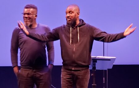 [RÉCONCILIATION] et [RENCONTRE] Ces mots-là. Ils m&rsquo;interpellent, me parlent, plus que jamais. Les rencontres avec des livres sont des rencontres avec des mots, des idées, des sensations toujours en lien avec soi, donc vécues à des moments sincères, justes. Avec « Réconciliation », l&rsquo;écho a été fort. Avant de rencontrer l&rsquo;homme-écrivain-artiste-slameur en « vrai de vrai », à l&rsquo;occasion [&hellip;]